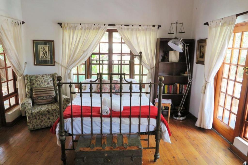 Sandton Farmhouse ヨハネスブルグ エクステリア 写真